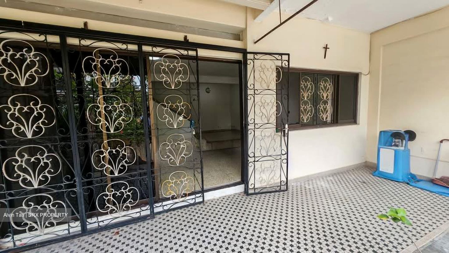 Lorong 7 Realty Park (D19), Terrace #568072411